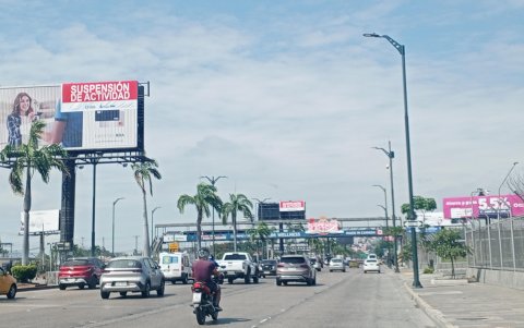 Así amanecieron algunas estructuras del norte de Guayaquil.