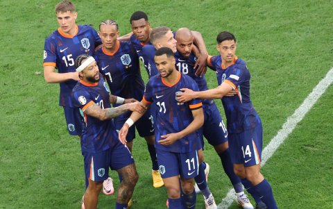 Los jugadores de Países Bajos celebraron la clasificación a cuartos de final de la Eurocopa 2024