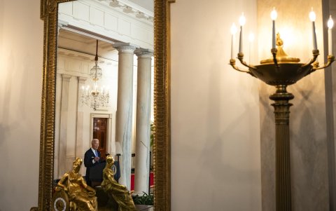 El presidente Joe Biden habla sobre el fallo de inmunidad de la Corte Suprema de Estados Unidos para el caso Trump vs. Estados Unidos en la Casa Blanca.