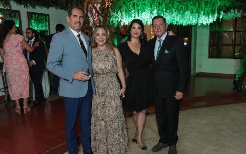 Luis Pérez, Rossana Triviño, Verónica de Franco y Carlos Franco.