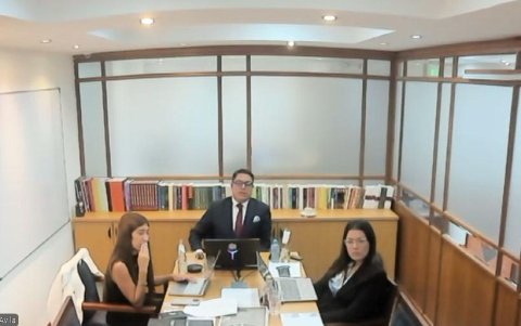 Carlos Soria es el abogado de Alondra Santiago.