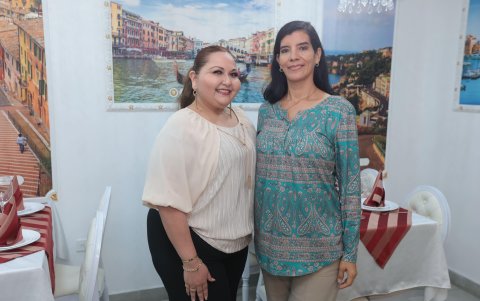 Charito Vergara y Alexandra Sánchez.