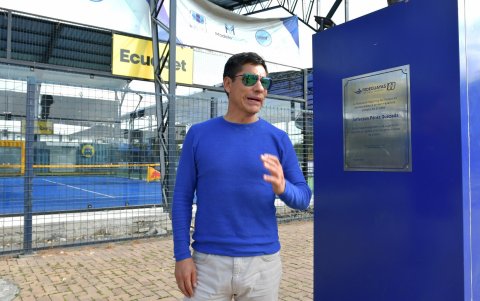 Jefferson Pérez, ganador de la primera medalla de Oro en los JJ.OO., es Ingeniero en administración de empresas.