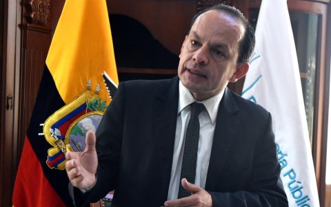 El defensor público, Ricardo Morales, es mencionado en los chats.