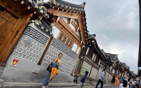 La ciudad más importante de Corea del Sur preserva su patrimonio en templos y palacios, mercados tradicionales. Esta capital es referente de modernidad y avances tecnológico.