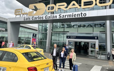 Una de las entradas del Aeropuerto Internacional El Dorado este 11 de julio de 2024 en Bogotá (Colombia).