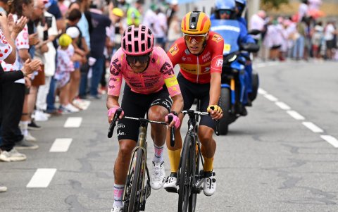 El tricolor Richard Carapaz buscó dar el golpe en la etapa 13, pero sin suerte.