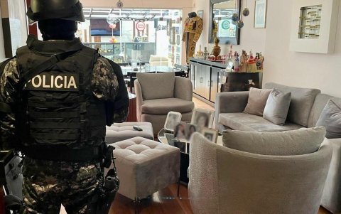 Uno de los allanamientos realizados por Fiscalía en Quito.