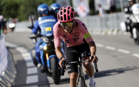 Richard Carapaz ganó la etapa 17 del Tour de Francia.