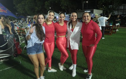 Sonia Plaza, Samira Chávez, Mirella Gómez, Shirley Viruez y Silvia Torres.