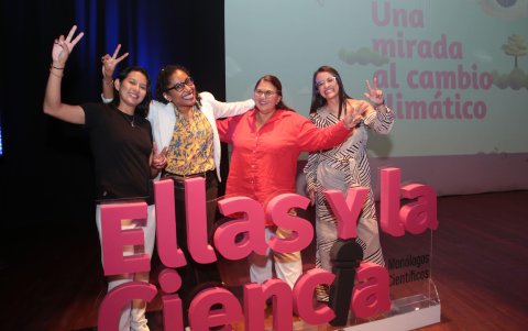 D’hamar Agudelo, Elizabeth Minda, María Pilar Cornejo y Erika González.
