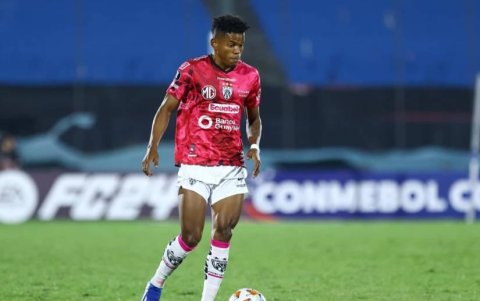 El jugador como jugador de Independiente.