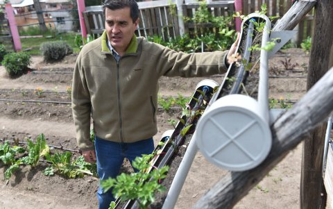 Pablo Garófalo, de Conquito, indica que la entidad muestra a los interesados cómo tener un huerto incluso en zonas urbanas.