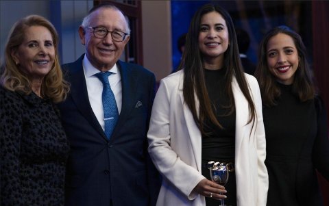 Diana Salazar de Pérez, Hernán Pérez, Verónica Rodríguez y María Celeste Alvarado.