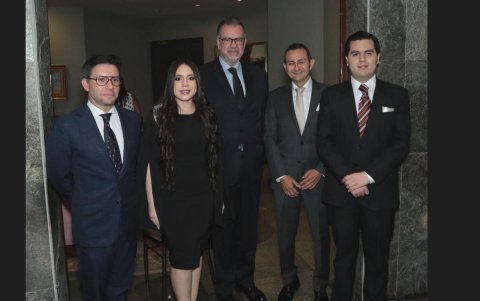 Carlos Cedeño, Priscila Becerra, José Ignacio Mariátegui, Bolívar Coloma y Carlos Estarellas E.