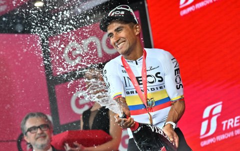 En mayo, el ecuatoriano Jhonatan Narvaez del equipo Ineos Grenadiers ganó la primera etapa del Giro D'Italia 2024.