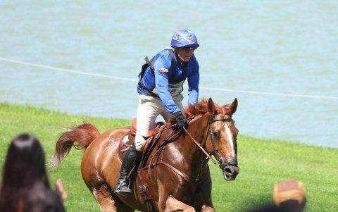 Nicolás Wettstein junto a su caballo Altier D'Aurois durante este domingo.