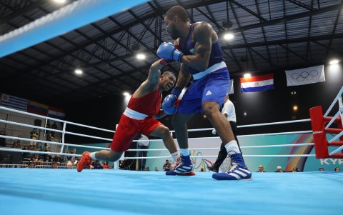 El brasileño (d) ganó el oro en los Juegos Suramericanos 2022, tras vencer a Congo (i) en la final.