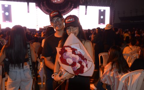 La pareja estaba celebrando su aniversario por adelantado.