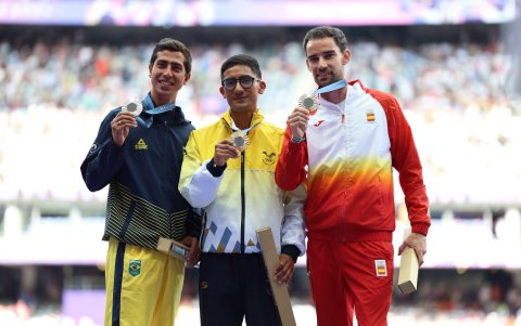 Pintado (c) lideró el podio que lo completó el brasileño Caio Bonfim y e español Álvaro Martín.