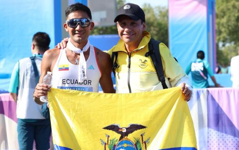 Lujo. Daniel Pintado, medalla de Oro en París 2024, y Jefferson Pérez, oro olímpico en Atlanta 1996.