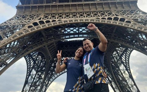 Luisa Valverde junto a su entrenador David Ochoa en los primeros días a su llegada a París.
