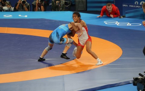 Lucía Yépez en el combate frente a la rumana Andreea Beatrice Ana