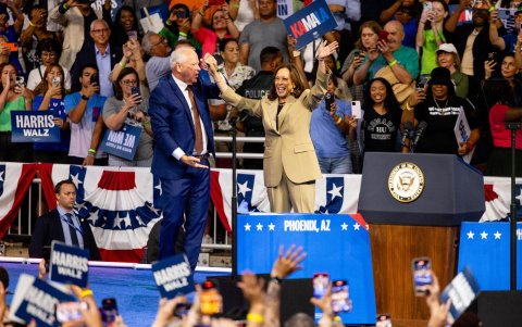 La vicepresidenta de Estados Unidos, Kamala Harris y el gobernador de Minnesota, Tim Walz.