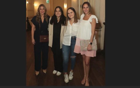 Cuatro de las expositoras: Gaby Viteri, Ani Núñez, Adriana Massuh y Bianca Salame.