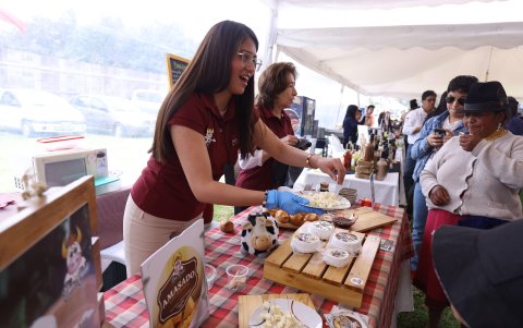 Quesos de siete países participaron en el encuentro para competir por el galardón.