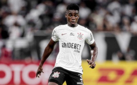 Félix Torres era titular fijo en la defensa de Corinthians.