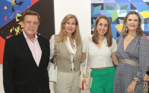 Eduardo Egas, Susana Salcedo de Egas, Andrea Noboa y Gisela de Roseney.