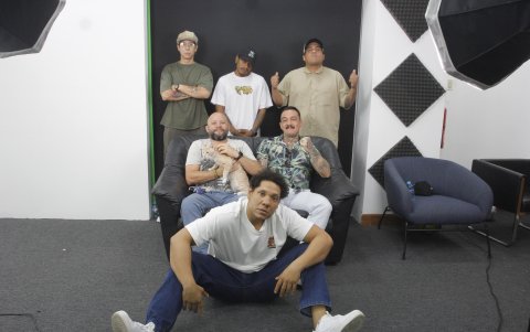 Integrantes de Esto Es Cultura (ECC) junto a los organizadores de Animalízate Fest