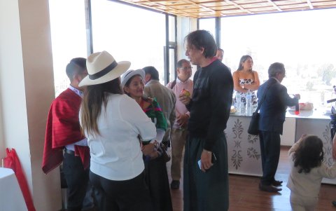 Granja también intercambió ideas con varios simpatizantes que llegaron desde otros cantones para mostrarle su apoyo.