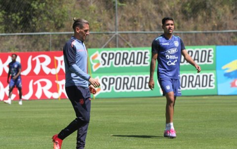 El DT de nacionalidad argentina debutará en el banquillo tricolor el viernes 6 de septiembre ante Brasil.