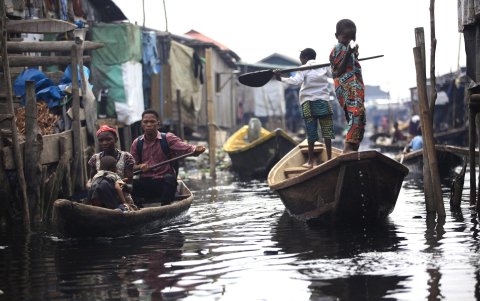 Entre las 239.000 personas afectadas por las inundaciones se encuentran residentes de campos de desplazados internos en Borno.