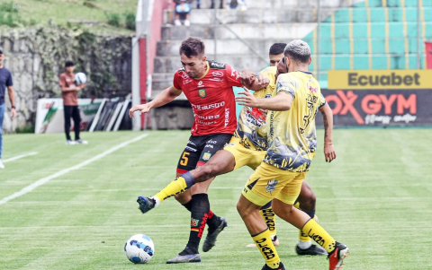 Deportivo Cuenca recibió a Delfín en la primera fase de LigaPro y empataron 0-0