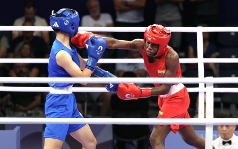 María José Palacios (d) se ganó los aplausos por su valentía en el ring de París. La boxeadora tricolor obtuvo un diploma olímpico.