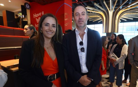 Gabriela Muñoz y Jonathan Berg.