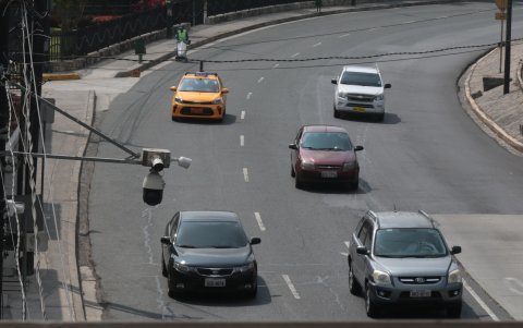 Dispositivos. En la ciudad se observan cámaras de videovigilancia en distintos puntos, pese a ello los crímenes, asaltos, secuestros y extorsiones se registran prácticamente a diario.