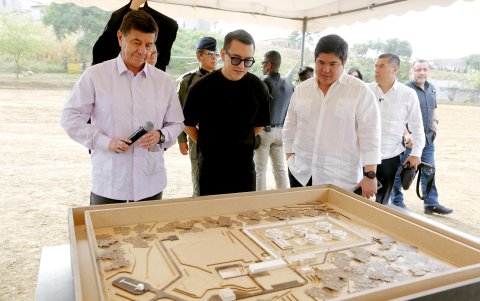 Registro. El pasado 21 de junio de 2024, el presidente de la república realizó un acto simbólico de la puesta de la primera piedra de la cárcel de máxima seguridad en Santa Elena.