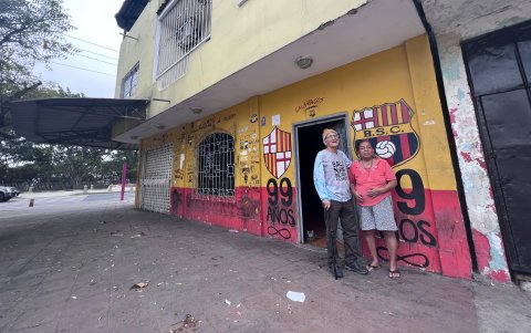 Del negocio está encargada Paola Gallardo, nuera de Emiliano y Normita. Atiende de manera esporádica, cuando hay partidos.