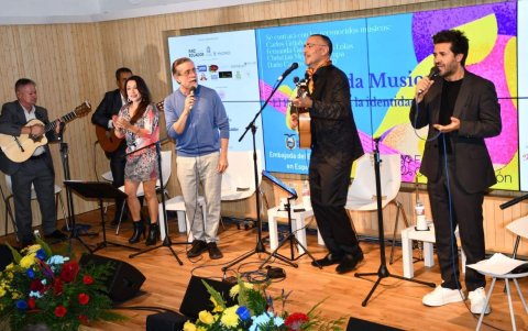 Artistas ecuatorianos cantaron en un evento en Madrid, España