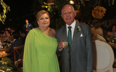 Los padres del novio, Rosa Mercedes Zúñiga de Pardo y Rubén Pardo García.