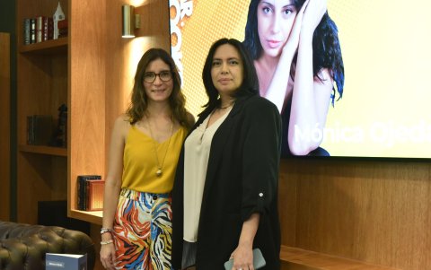 Lorena Vallester e Inés Egas.