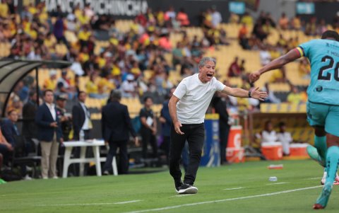 Ariel Holan no sabe que mismo hacer con Barcelona.