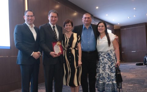 Xavier Saab, Charbel Saab, Marilú de Saab, Charbel Saab y Odille de Saab.