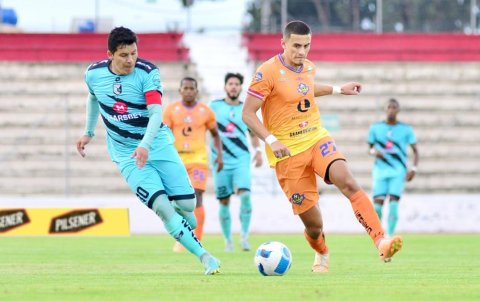 En la primera etapa los equipos repartieron puntos en el estadio La Cocha, de Latacunga.