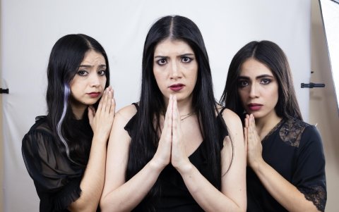 Un elenco de dieciocho actores conforman la puesta en escena.