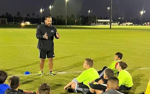 Orlando de la Torre, vendrá a Ecuador con un equipo de América FC de Estados Unidos.